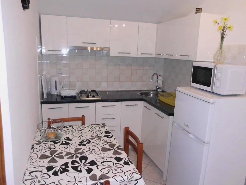 Apartments Ema Pula